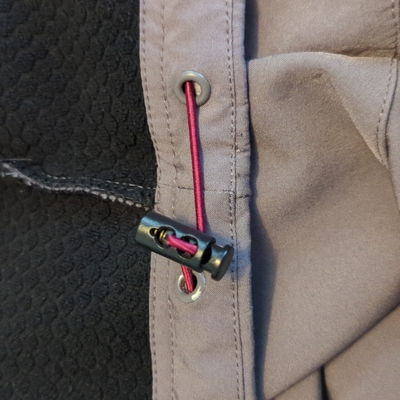 Asics womens softshell jacket, size large - Picture 7 of 14